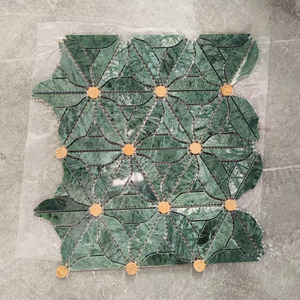 Mosaico Irregolare a Fiori in Marmo Verde Lavorato a Getto d'Acqua in Stile Moderno Vintage per Decorazione Pareti Interne di Case Ville Bagni e Soggiorni - Product Image 1