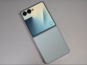 Smartphone pliable Z Flip7 5G débloqué, écran pliable de 6,7 pouces 120 Hz, étanche IP48, double SIM - Product Image 1