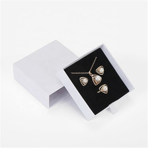 Caja de embalaje de regalo de papel blanco de lujo, cajón deslizante, caja de joyería <span class=keywords><strong>para</strong></span> anillo, pendiente, collar, pulsera, cuentas - Product Image 1