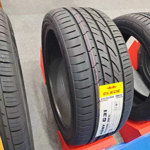 Les nouveaux pneus de voiture résistants à l'usure utilisent une nouvelle formule pour améliorer le caoutchouc résistant à l'usure alliant sécurité et confort. - Product Image 1