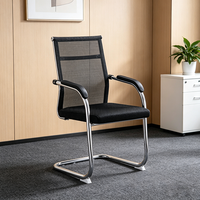Chaise de bureau ergonomique moderne à dossier moyen en maille, extensible et réglable en hauteur, idéale pour la réception des visiteurs et les négociations