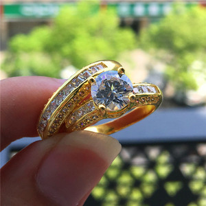 Ensemble de 2 bagues de <span class=keywords><strong>mariage</strong></span> de luxe en zircon taille ronde, plaqué <span class=keywords><strong>or</strong></span> 18 carats, avec bagues de fiançailles en laiton serties de zircons baguette, pour femmes, vente en gros - Product Image 2