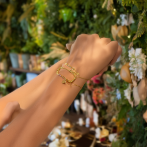 สร้อยข้อมือแฟชั่นชุบทอง PVD ทำจากสแตนเลสสตีล 316L ทนทาน เป็นมิตรต่อสิ่งแวดล้อม สำหรับผู้หญิง - Product Image 3