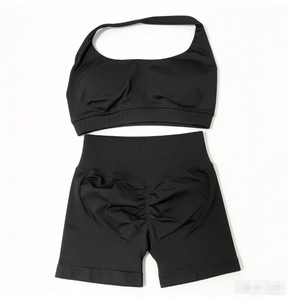 Conjunto de yoga para mujer, top sin costuras de color sólido, shorts fruncidos con efecto torcido, ajuste regular, ropa deportiva para gimnasio, top de yoga sin costuras con logo frontal. - Product Image 3
