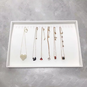 Plateau de présentation élégant en cuir PU blanc pour bagues, plateau à bijoux en flanelle multi-emplacements pour exposition de bagues et boucles d'oreilles et rangement quotidien - Product Image 6
