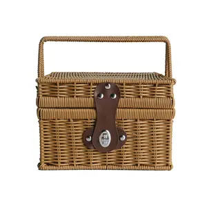 Wicker Willow Picnic Basket Hamper Shopping Vintage Basket with Lid and Handle for Camping for picnic