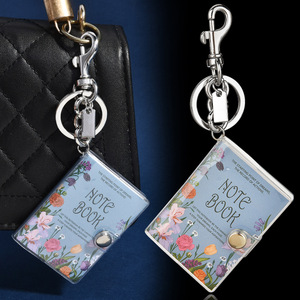 Mini agenda de cuero de tapa dura con hojas sueltas y llavero con rayas florales - Colgante creativo para bolso y regalo de colgante para cartera - Product Image 1