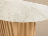 Table de jardin moderne de luxe en teck avec plateau en marbre mélangé personnalisé, table à manger en teck d'extérieur
