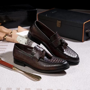 Chaussures élégantes de haute qualité pour hommes, chaussures rétro en cuir de vache gaufré motif serpent, chaussures de mariage à enfiler, <span class=keywords><strong>mocassins</strong></span> à pampilles pour hommes - Product Image 2