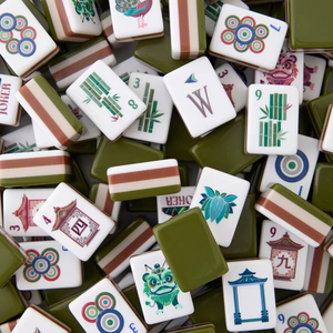 Ensemble de tuiles de mahjong américaines en acrylique vert olive de luxe, neuf, en gros, avec fonctionnalité pour les jeux d'échecs - Product Image 1