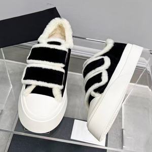 Chaussures d'hiver de luxe de haute qualité, antidérapantes et chaudes, en laine, à plateforme, pour l'automne et l'hiver, chaussures tendance pour tenues d'automne et d'hiver - Product Image 4