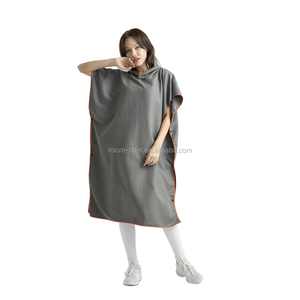 Logo <span class=keywords><strong>personnalisé</strong></span> microfibre séchage rapide <span class=keywords><strong>poncho</strong></span> serviette femme et homme sans sable Surf Robe à capuche serviette de plage pour le <span class=keywords><strong>bain</strong></span> des adultes - Product Image 1