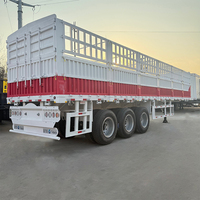 Semi-remorque à ridelles latérales à 3 essieux pour le transport de produits agricoles avec une bonne ventilation