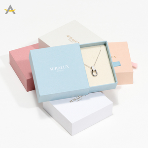 Scatola Portagioie Auralux in Cartoncino Rosa con Cassetto Scorrevole e Logo Personalizzato per Orecchini, Anelli e Collane - Product Image 5