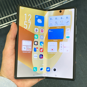 Teléfono Móvil <span class=keywords><strong>VIVO</strong></span> Usado de Alta Calidad, 5G, Doble Núcleo, Pantalla LCD de 5 Pulgadas y 90Hz, Batería de <500 mAh, Carga Rápida de 50-59W - Product Image 4