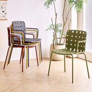 Silla de <span class=keywords><strong>Comedor</strong></span> Apilable de PP de Alta Calidad para Jardín y Exteriores, Elegante Silla de <span class=keywords><strong>Comedor</strong></span> de Plástico Apilable con Diseño Hueco Color <span class=keywords><strong>Mostaza</strong></span> - Product Image 3