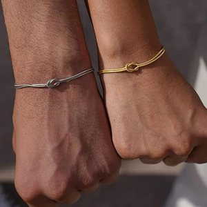 Infinity Love Knot Serpent Chaîne Collier Bracelets Plaqué Or 18K En Acier Inoxydable De Mode <span class=keywords><strong>Noeud</strong></span> Couple Bracelet Bijoux - Product Image 2