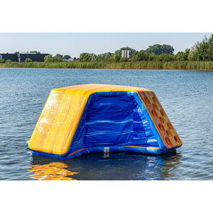 适合大容量商业运营的角形漂浮滑梯和攀爬式开放水域模块化漂浮障碍场公园 - Product Image 3