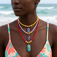 Collier ras du cou en cordon de cuir coloré avec pendentif en pierre naturelle, bijoux bohèmes tendance pour femmes