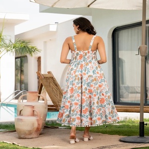 Robe ethnique longue à bretelles vintage à imprimé floral de style moderne pour femmes 100% coton respirant à séchage rapide ODM - Product Image 4