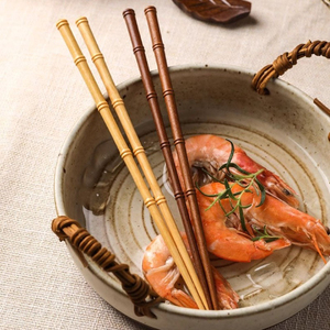 Palillos Creativos de Bambú y Madera <span class=keywords><strong>para</strong></span> Uso Doméstico, Juego de Palillos Japoneses Puntiagudos Personalizados - Product Image 1