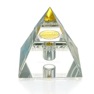 三角形の形カスタマイズされたアラビアのピラミッドスタイルk9クリスタル香水ガラス瓶女性のギフトや家の装飾用
