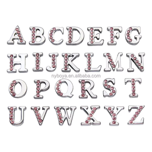 8mm di colore rosa metà strass lettere Charms alfabeto <span class=keywords><strong>A-Z</strong></span> per bracciale colletto per animali domestici portachiavi donna uomo fai da te creazione di gioielli - Product Image 2