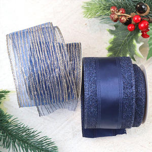 Pita Kawat Organza Satin Bergaris Biru Champagne 2,5 Inci yang Dikustomisasi Pabrik untuk Dekorasi Hadiah Natal - Product Image 4