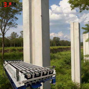 Petite extrudeuse de béton préfabriqué pour la fabrication de poutres en T et de poteaux de clôture avec pompe à moteur PLC - Product Image 1