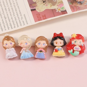 Dibujos animados <span class=keywords><strong>pequeña</strong></span> princesa crema resina DIY joyería accesorios hechos a mano <span class=keywords><strong>pequeña</strong></span> funda para teléfono móvil horquilla lindo ecológico pequeño - Product Image 2