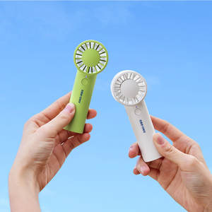 Ventilateur portatif rechargeable portatif à trois vitesses vitesse du vent refroidissement à chaud pour bureau maison voiture RV cadeaux en plastique extérieurs pour hôtels - Product Image 3