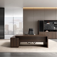 Bureau de direction moderne en forme de L, table de travail, panneau blanc, métal, bois, verre, luxe, informatique, mobilier de haute technologie, bureau de direction à domicile