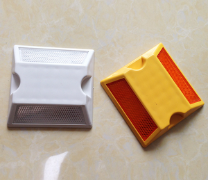 Plastico De Ojo De Gato Para Pavimento Amarillo Reflector Carretera Tachas Reflectivas - Product Image 4