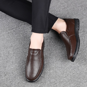 รองเท้าโลฟเฟอร์หนังลำลองสำหรับผู้ชาย สีดำล้วน ระบายอากาศได้ดี สวมใส่สบาย เหมาะสำหรับใส่พักผ่อน - Product Image 3