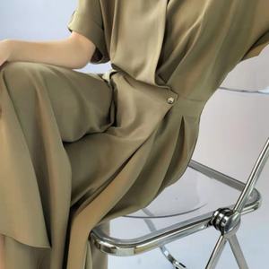 Nouvelle Robe Chic Française Haut de Gamme pour Femme à Manches Longues avec Motif et Logo sur le Devant, Boutonnée, Longueur Maxi, Taille Empire, Couleur Unie - Product Image 4