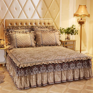 Juego de faldones de cama de terciopelo con encaje de lujo, estilo europeo, con bordado de flores y plantas, para un mejor descanso. - Product Image 2