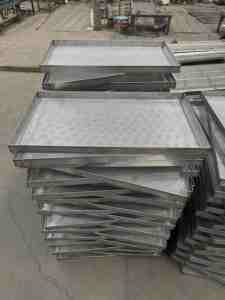 Plateau <span class=keywords><strong>de</strong></span> four en métal sur mesure <span class=keywords><strong>de</strong></span> qualité alimentaire SS 304/316 plateaux perforés en acier inoxydable pour la <span class=keywords><strong>cuisson</strong></span> et le séchage - Product Image 4