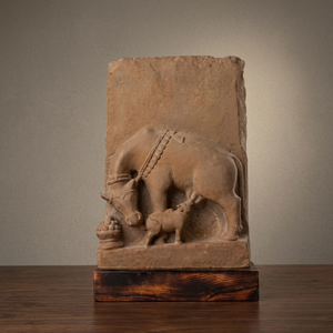 Estatua de Vaca Kamdhenu, Decoración Tradicional Hindú para el Hogar, Réplica de Piedra - Product Image 2
