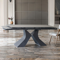 Table à manger pliable 6 places, design moderne et luxueux, pieds en métal, plateau en céramique, verre trempé.