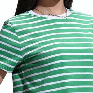 T-shirt imprimé graphique pour femme de qualité supérieure, tissu jersey doux, manches courtes, t-shirt tendance, design personnalisé, fabrication de vêtements en gros - Product Image 5