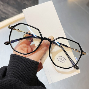 Nouvelles lunettes anti-lumière bleue polygonales pleine monture style punk pour femmes 2025, compatibles <span class=keywords><strong>maquillage</strong></span> et correction de la myopie - Product Image 1