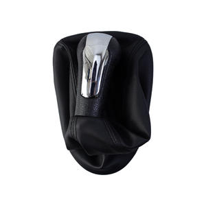 Poignée de levier de vitesses Chevrolet en cuir électroplaqué, design ergonomique intégré - Product Image 2