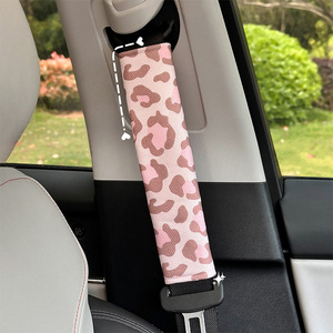 Protecteur d'épaule pour ceinture de sécurité de voiture à imprimé léopard avec motif de chat pour la sécurité et le confort - Product Image 2