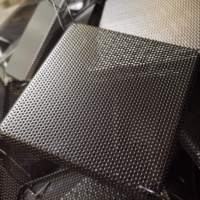 Grille de haut-parleur en maille d'acier soudée de qualité supérieure, fabrication professionnelle, soudage haute fidélité, pliage pour performances audio sur scène