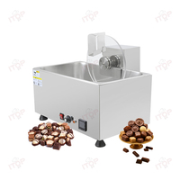 Machine de fusion et de mélange de chocolat commerciale en acier inoxydable robuste 6l-14l Pot de trempe de chocolat avec rouleau de rotation