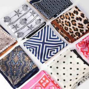 Foulard Quadrato in Raso di Seta Personalizzato con Stampe Trendy Geometriche Floreali Paisley Leopardate <span class=keywords><strong>Bandana</strong></span> per Testa Collo <span class=keywords><strong>Capelli</strong></span> da <span class=keywords><strong>Donna</strong></span> - Product Image 1