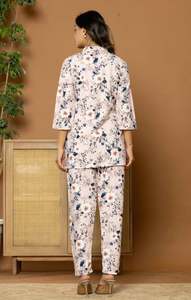 Conjunto de Ropa Moderna de Última Moda, Conjunto de Ropa de Diseño Actual, Conjunto de Ropa Femenina Premium en Oferta por Exportador - Product Image 5