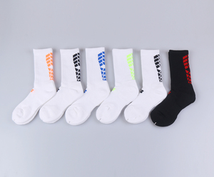 Bán Buôn Người Đàn Ông Của Thể Thao Crew Vớ Chất Lượng Cao Rắn Màu Nhiệt Mồ Hôi Thấm Nén Vòm Và Mắt Cá Chân Vớ Thể Thao - Product Image 2