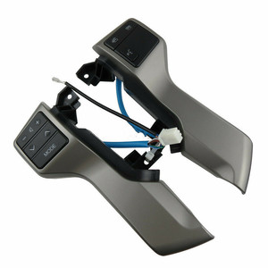 สวิตช์ควบคุมพวงมาลัยโตโยต้า ปราโด 84250-60180 ปุ่มโหมดควบคุมเสียงและระบบครูซคอนโทรล พลาสติก สไตล์คลาสสิก - Product Image 1