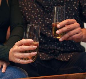 طلب بالجملة 7 أونصة 8 أونصة 9 أونصة نبيذ بلاستيكي غير قابل للكسر مقاوم للكسر مشروب نبيذ قابل لإعادة الاستخدام - Product Image 5